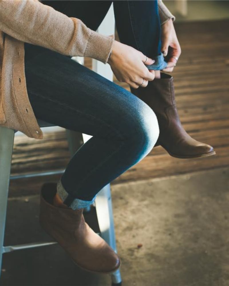Jeans azul con botas