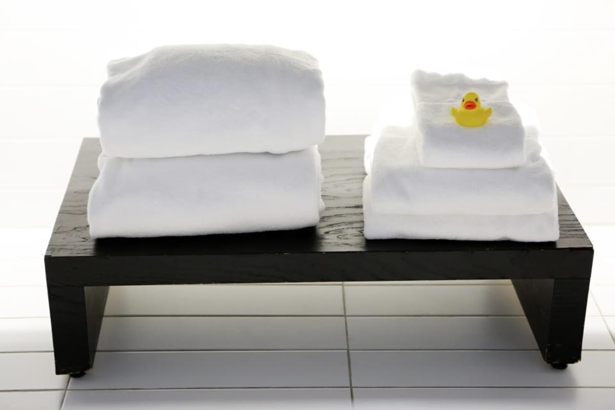 Toallas y flores del spa