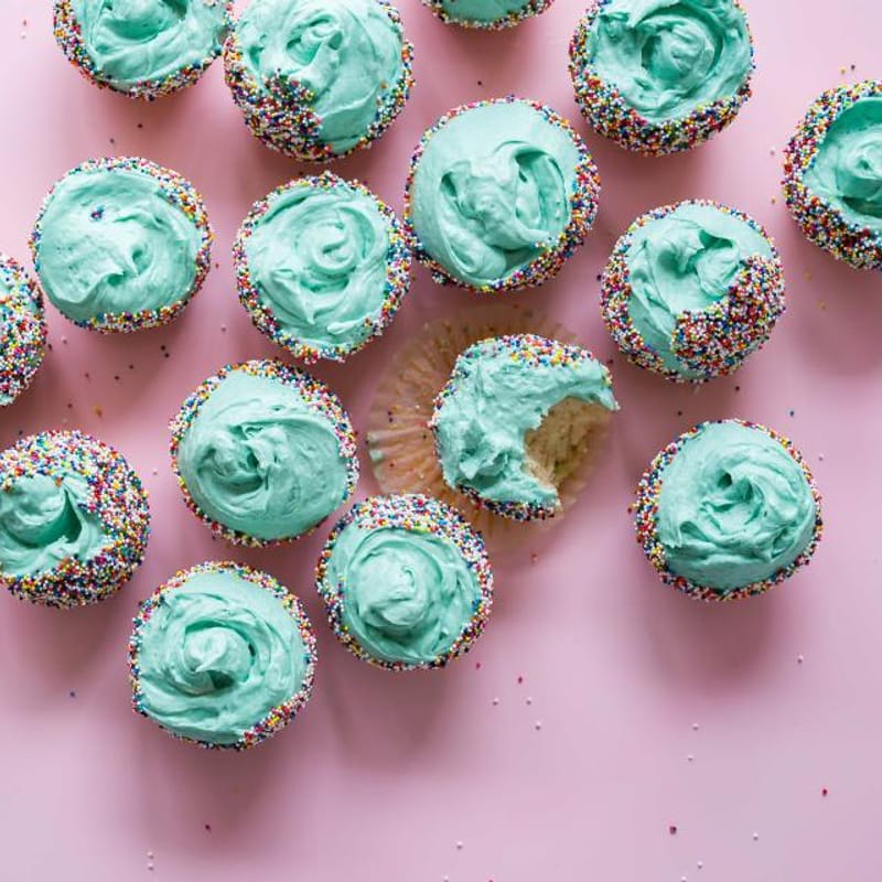 Cupcakes con betún color menta