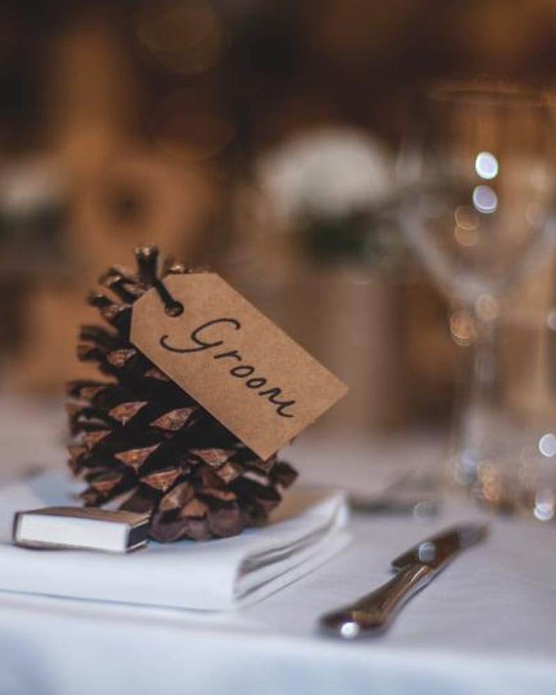Mesa decorada para banquete